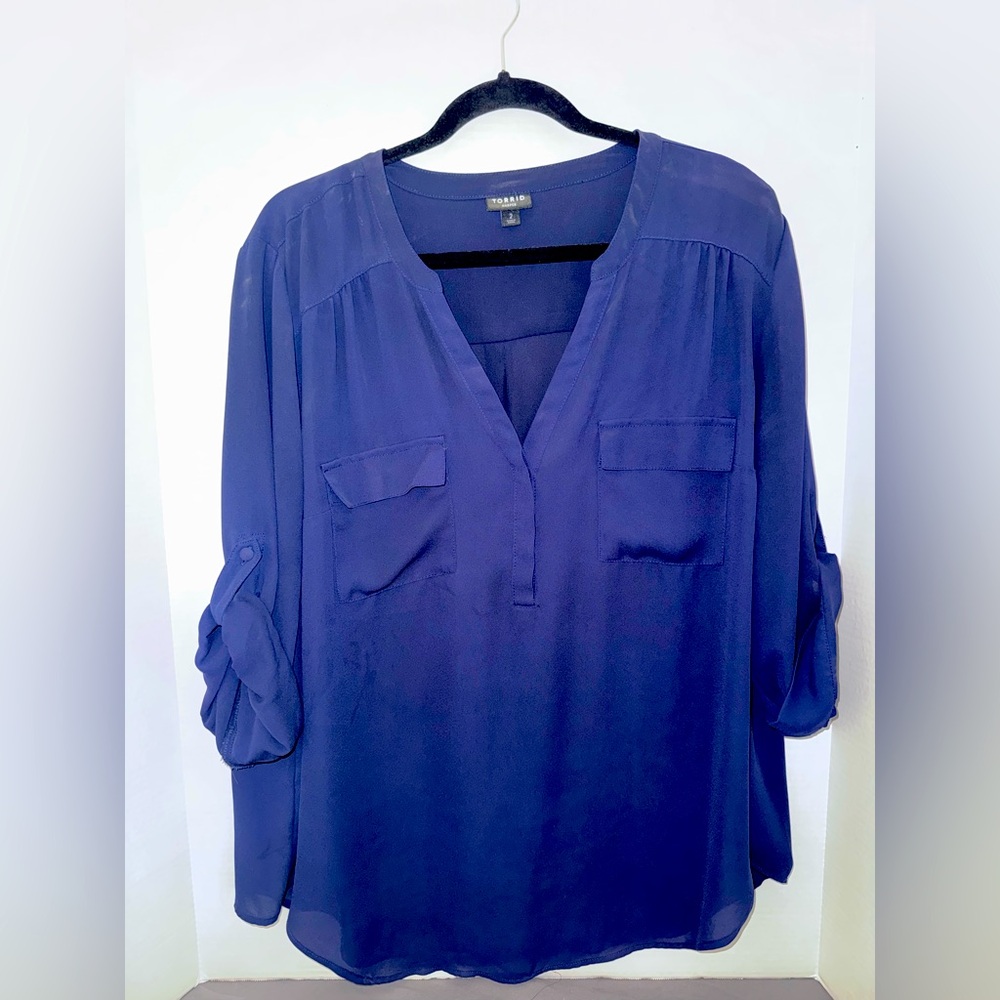 Torrid, Harper, 3/4 sleeve, navy blue, Size 2 (18-20), used, no rips or tears.